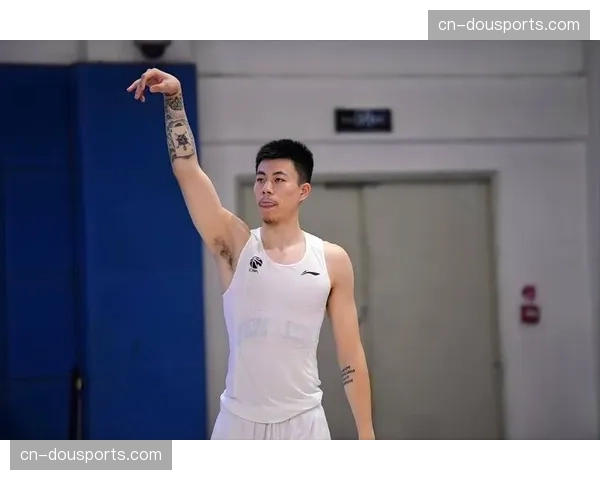 张镇麟绝平三分不中，广东宏远客场2分险胜辽宁扳平大比分