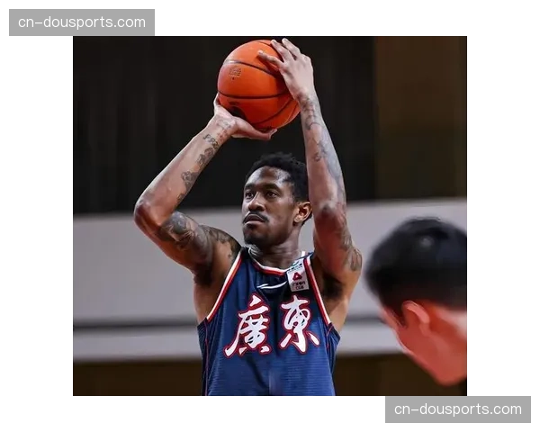 广东宏远外援萨林杰整场枯坐板凳，技术统计备注-DNP-教练决定-